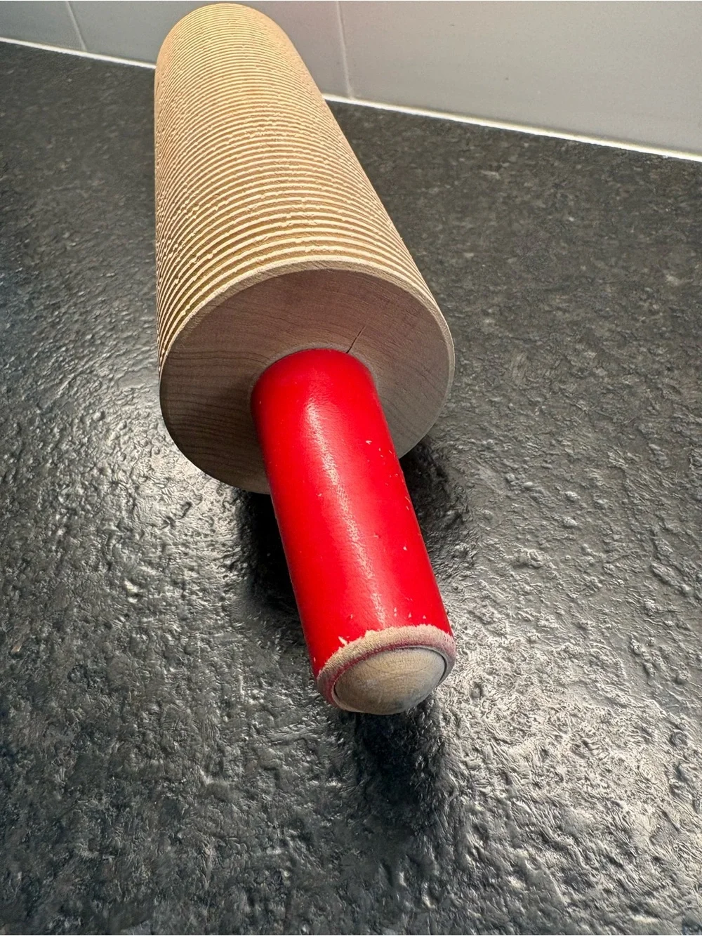 Vintage lefse corrugated rolling pin red handles